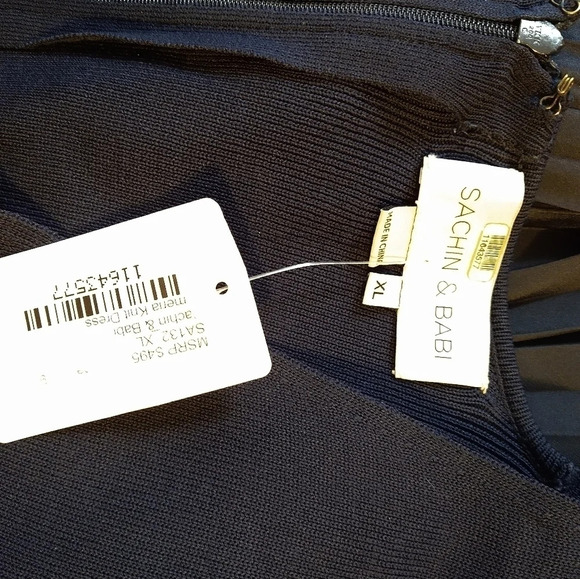 Navy Blue Pleated Dress 😍 - Picture 14 of 16